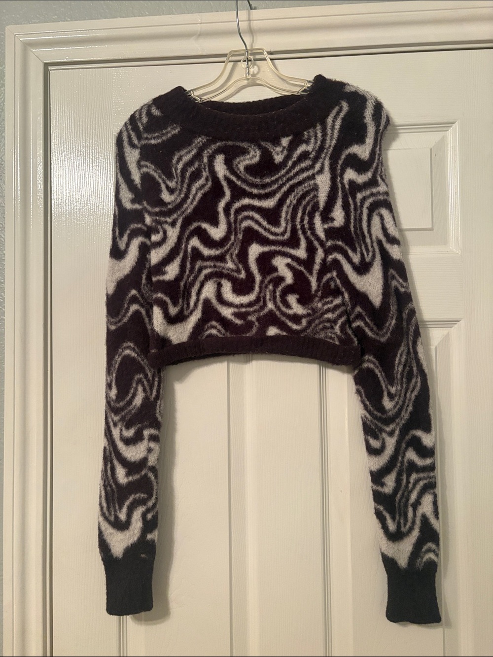 Urban Outfitters Black and White Swirl Cropped Crewneck Sweater